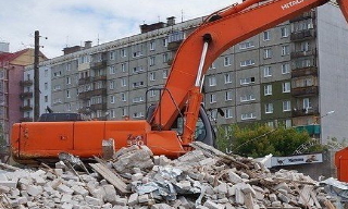 Вывоз строительного мусора с участка в Кирове недорого от 1539 руб. | 2Землекопа-Кри